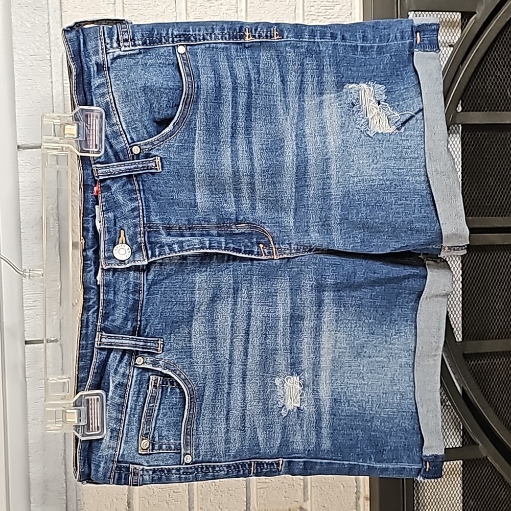 Celebrity Pink-Sugar Distressed Medium Wash Denim Shorts-Size 11 / 30